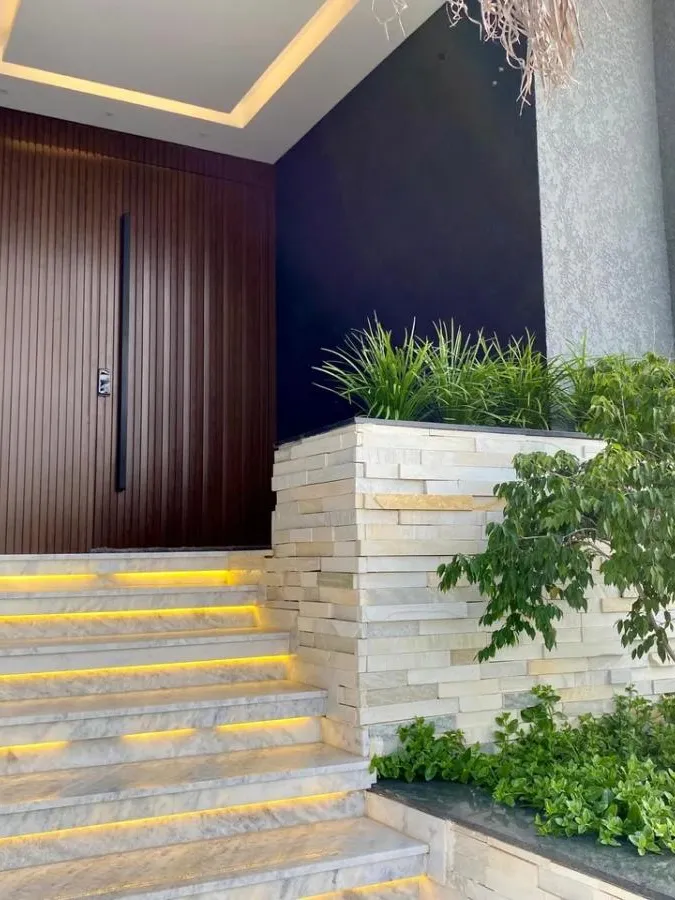 Casa à Venda Mobiliada com 3 suítes, piscina incrível e vista para área preservada, 330m² no Condomínio Alphaville Nova Esplanada 1 em Votorantim/SP 