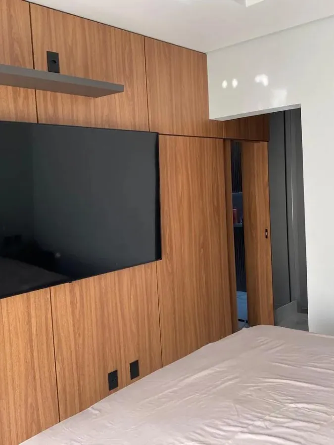 Casa à Venda Mobiliada com 3 suítes, piscina incrível e vista para área preservada, 330m² no Condomínio Alphaville Nova Esplanada 1 em Votorantim/SP 