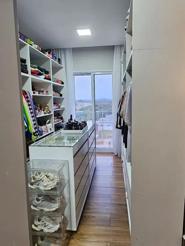 Sobrado com 3 Suítes à Venda no Terras de São Francisco em Sorocaba