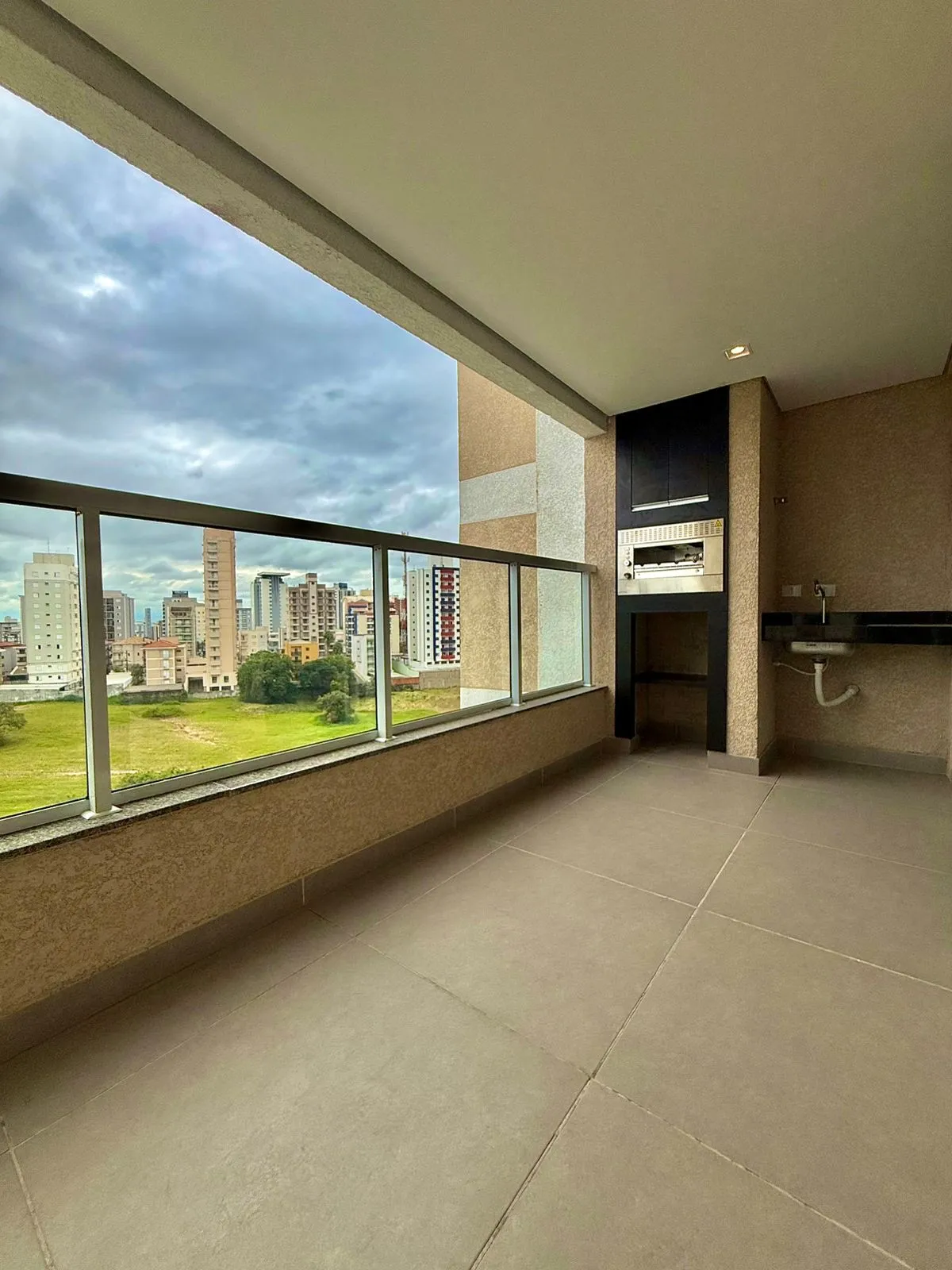 Apartamento à Venda com 3 dormitórios e área gourmet com vista incrível, 93m² no Condomínio Petra Living em Sorocaba/SP