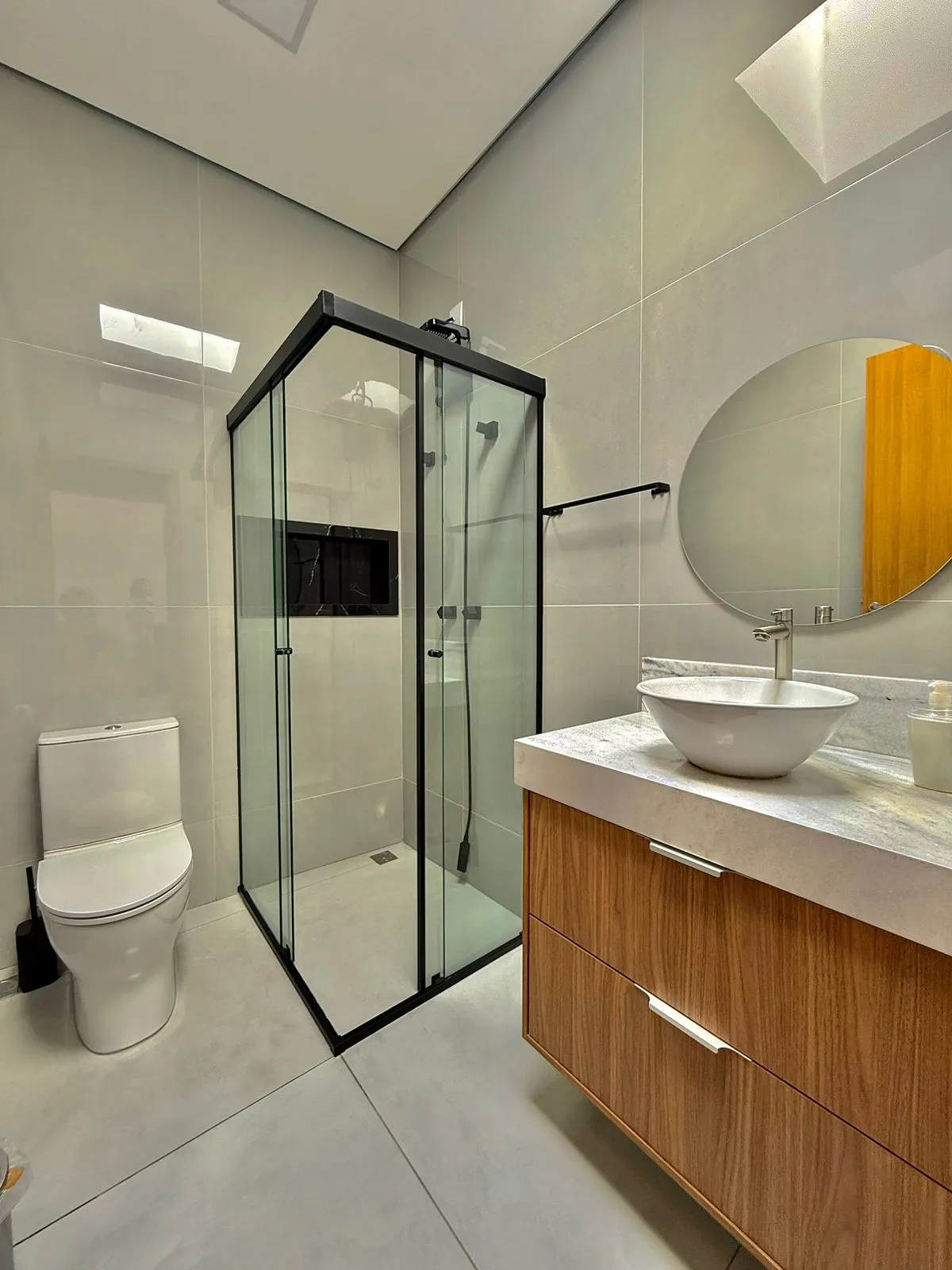 Casa Térrea à Venda com 3 dormitórios sendo 1 suíte e quintal amplo, 99m² no Condomínio Vale Azul em Votorantim/SP