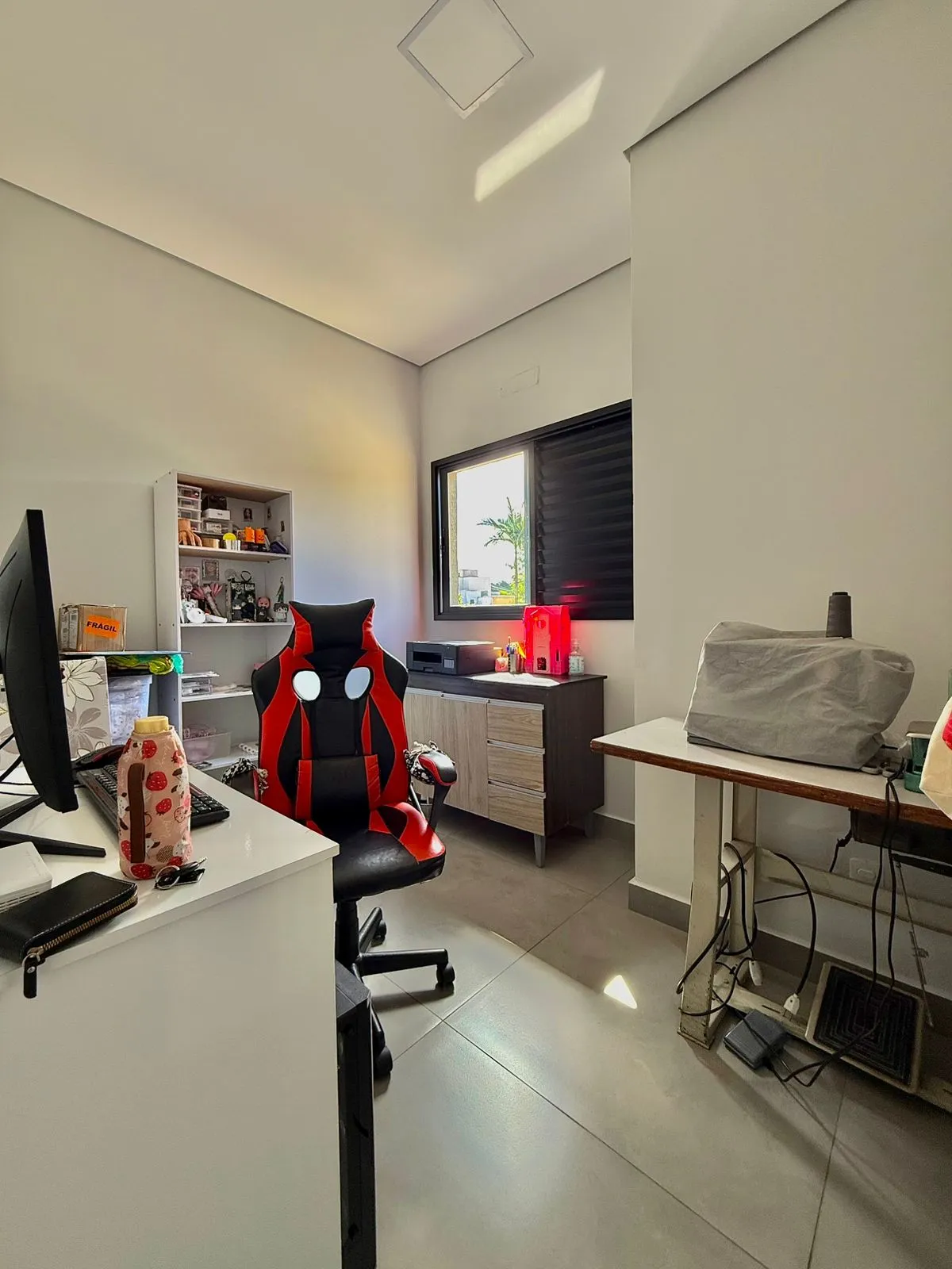 Casa Térrea à Venda com 3 dormitórios sendo 1 suíte e quintal amplo, 99m² no Condomínio Vale Azul em Votorantim/SP