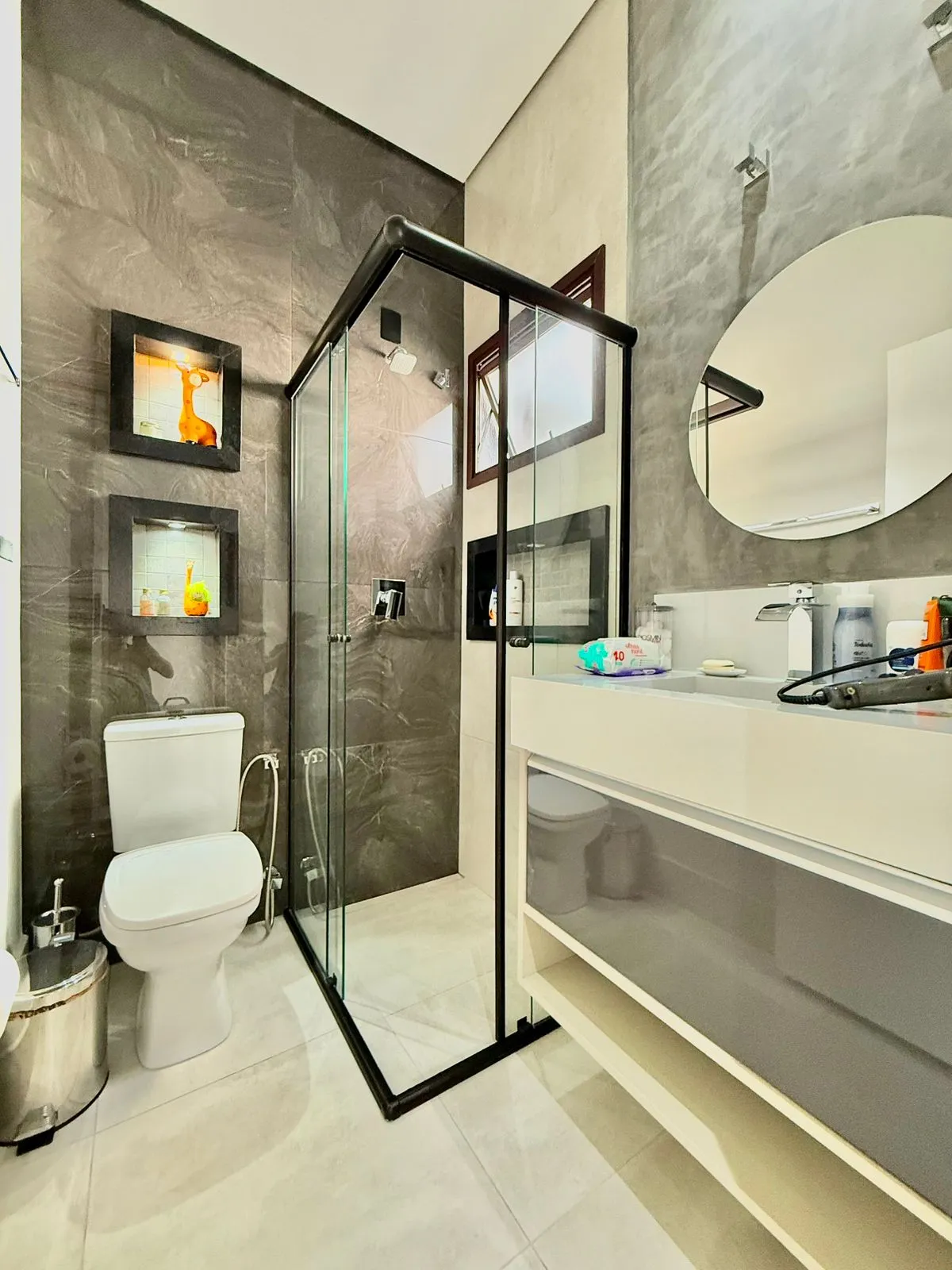 Casa Térrea Mobiliada à Venda com 3 dormitórios e área gourmet c/ piscina no Condomínio Villagio Di Capri