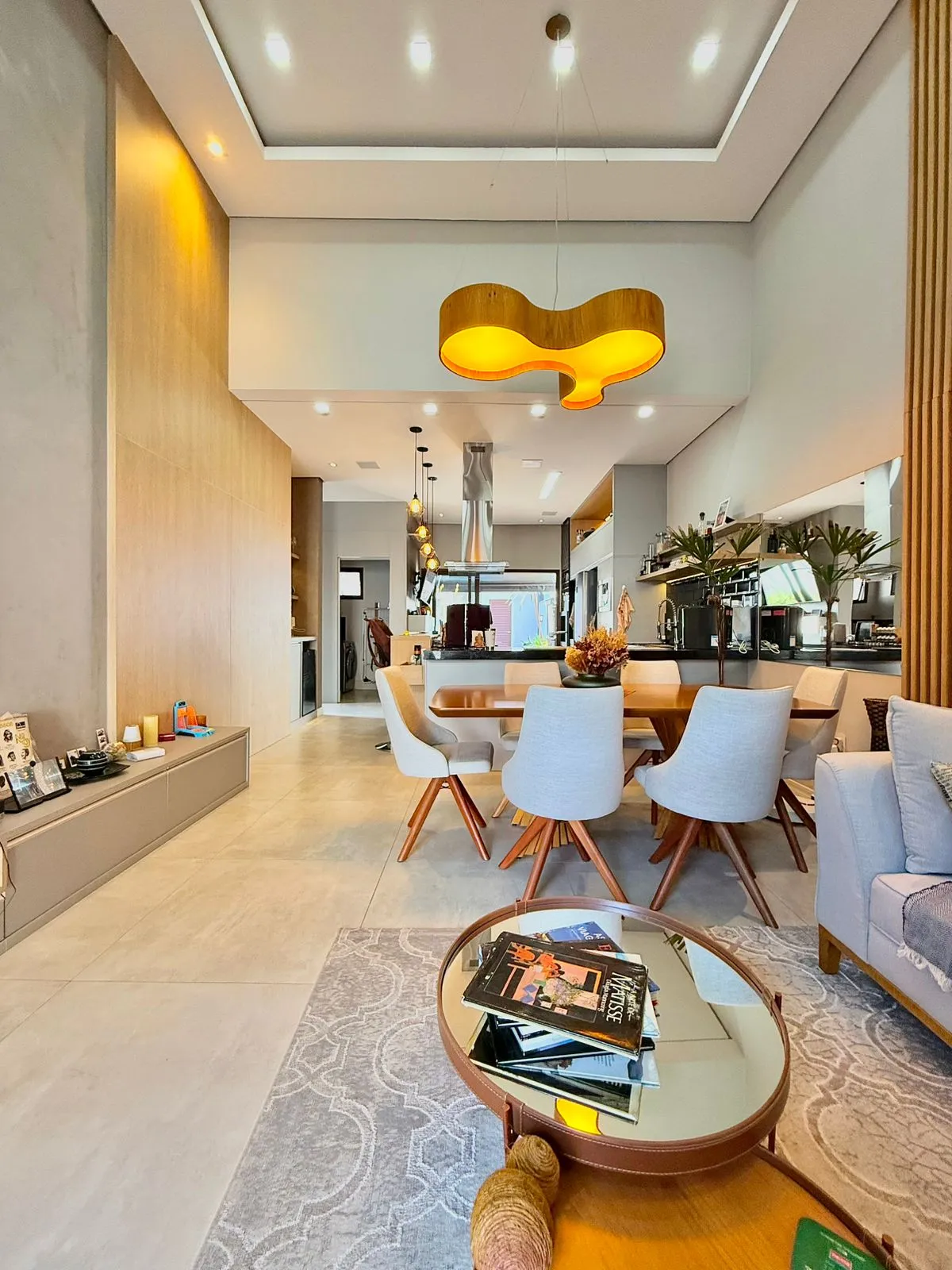 Casa Térrea Mobiliada à Venda com 3 dormitórios e área gourmet c/ piscina no Condomínio Villagio Di Capri