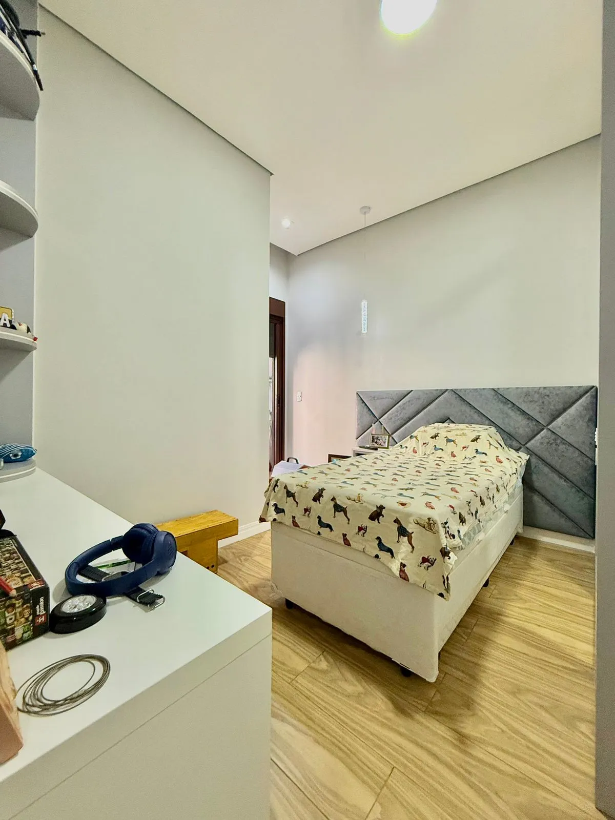 Casa Térrea Mobiliada à Venda com 3 dormitórios e área gourmet c/ piscina no Condomínio Villagio Di Capri