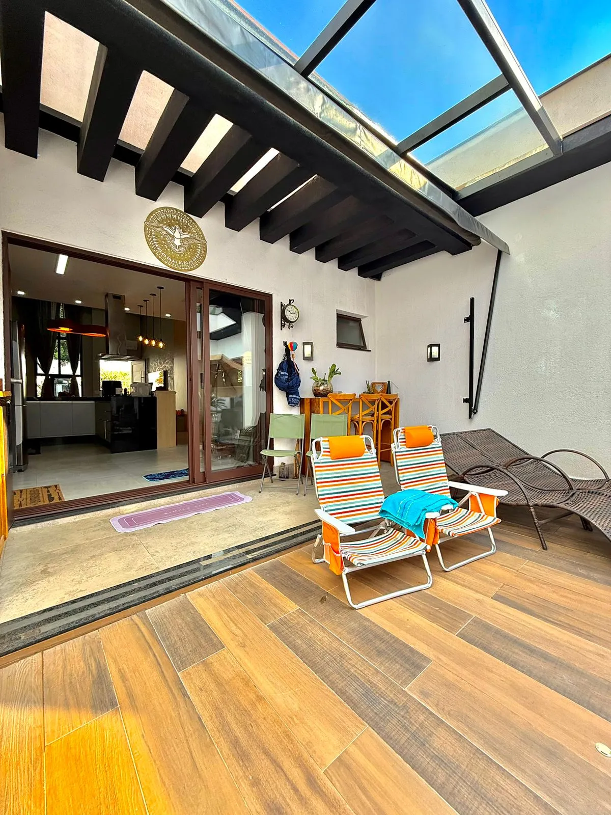 Casa Térrea Mobiliada à Venda com 3 dormitórios e área gourmet c/ piscina no Condomínio Villagio Di Capri