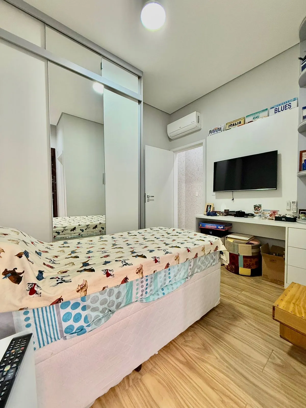 Casa Térrea Mobiliada à Venda com 3 dormitórios e área gourmet c/ piscina no Condomínio Villagio Di Capri