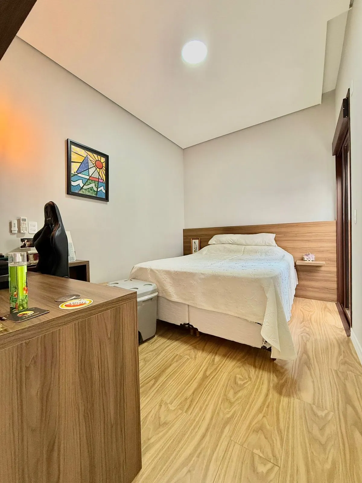 Casa Térrea Mobiliada à Venda com 3 dormitórios e área gourmet c/ piscina no Condomínio Villagio Di Capri