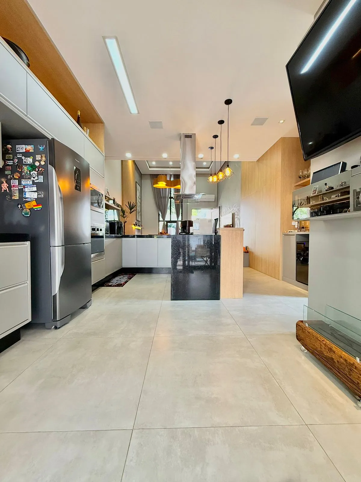 Casa Térrea Mobiliada à Venda com 3 dormitórios e área gourmet c/ piscina no Condomínio Villagio Di Capri