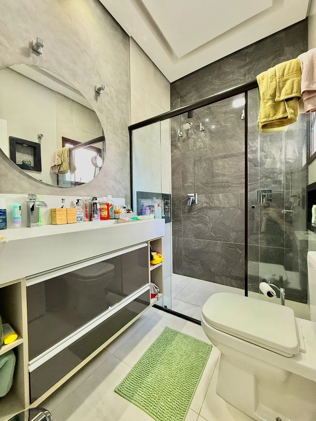 Casa Térrea Mobiliada à Venda com 3 dormitórios e área gourmet c/ piscina no Condomínio Villagio Di Capri