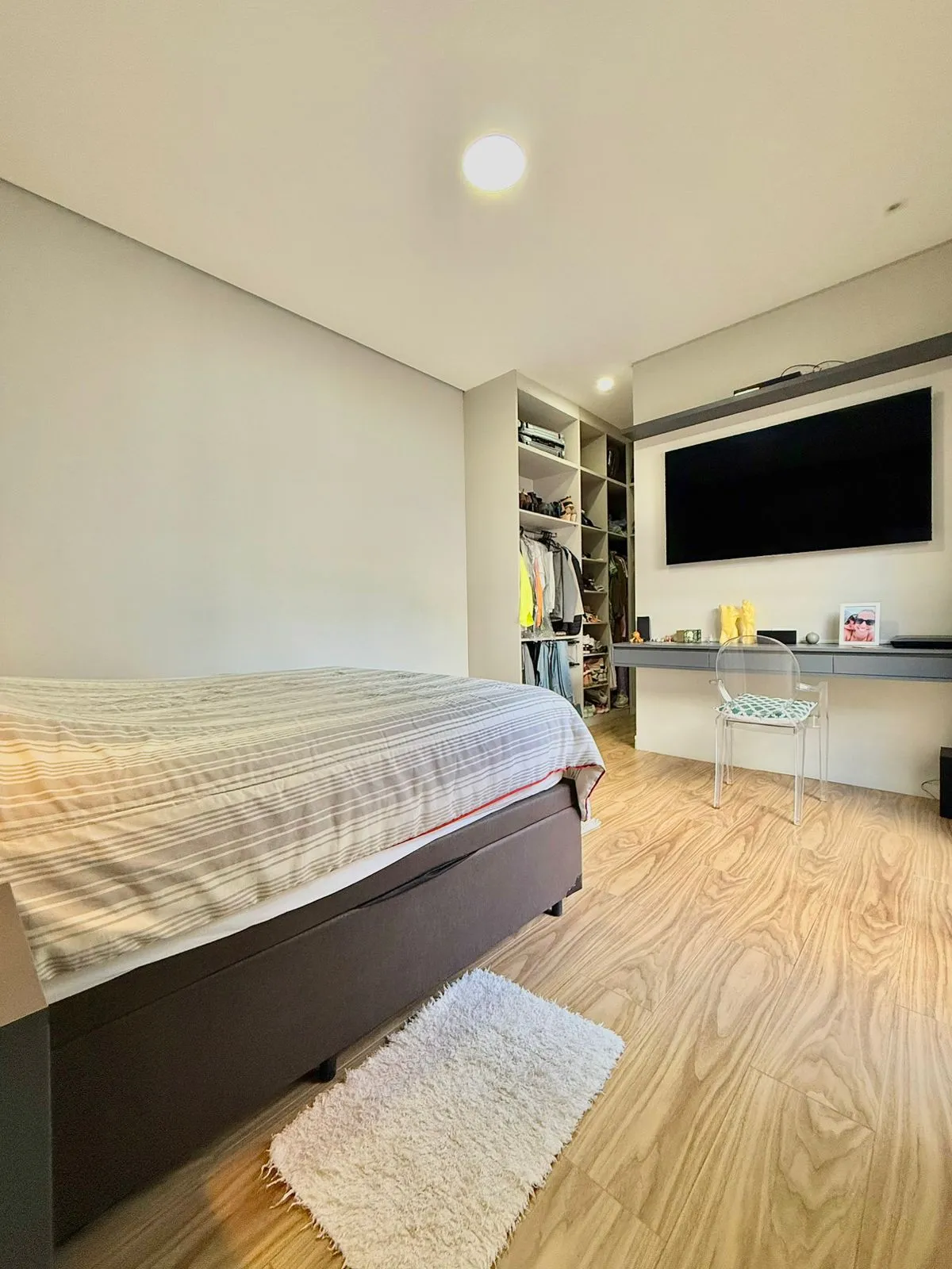 Casa Térrea Mobiliada à Venda com 3 dormitórios e área gourmet c/ piscina no Condomínio Villagio Di Capri