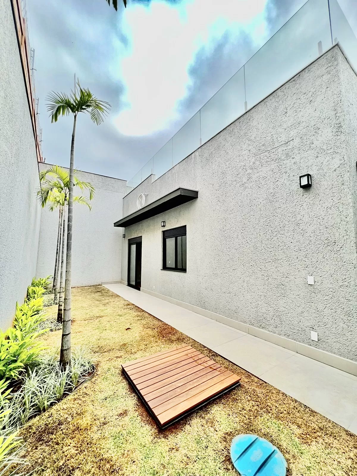 Sobrado à Venda com 3 suítes sendo 1 master e piscina, 390m² em Votorantim/SP no Condomínio Aldeia da Mata