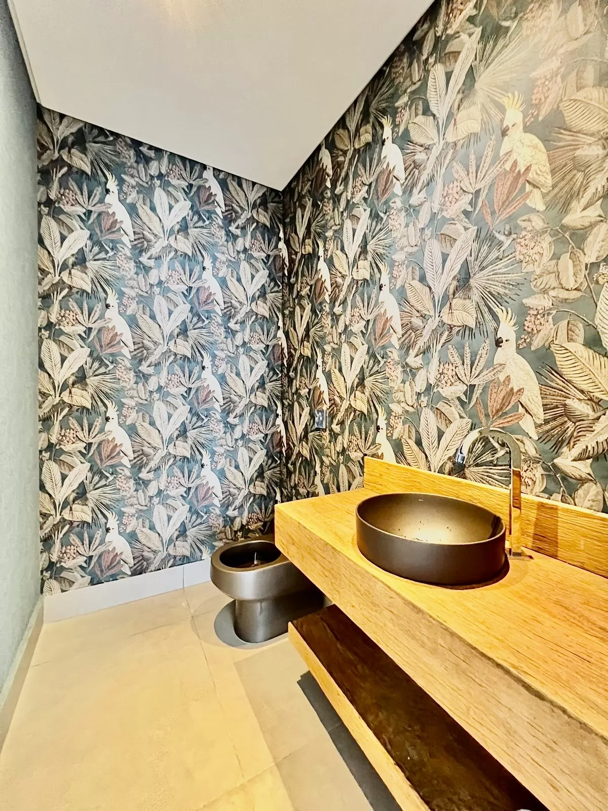 Sobrado à Venda com 3 suítes sendo 1 master e piscina, 390m² em Votorantim/SP no Condomínio Aldeia da Mata