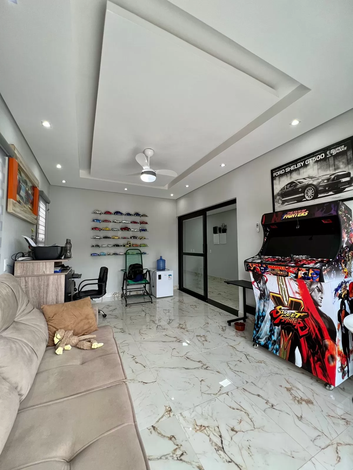 Sobrado à Venda com 3 dormitórios sendo 1 suíte e móveis planejados, 141m² no Condomínio Vale Azul em Votorantim/SP