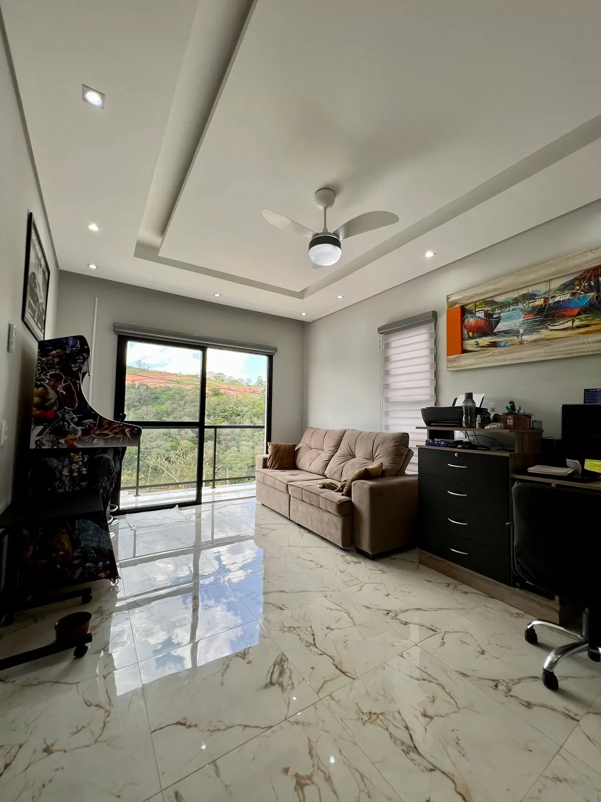 Sobrado à Venda com 3 dormitórios sendo 1 suíte e móveis planejados, 141m² no Condomínio Vale Azul em Votorantim/SP