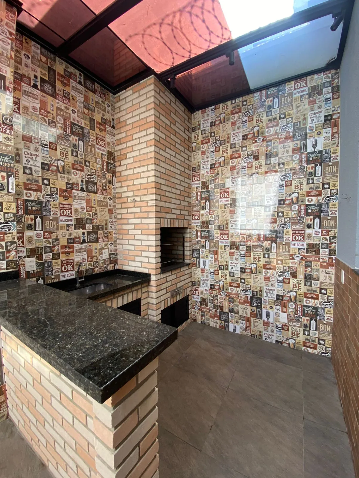 Sobrado à Venda com 3 dormitórios sendo 1 suíte e móveis planejados, 141m² no Condomínio Vale Azul em Votorantim/SP