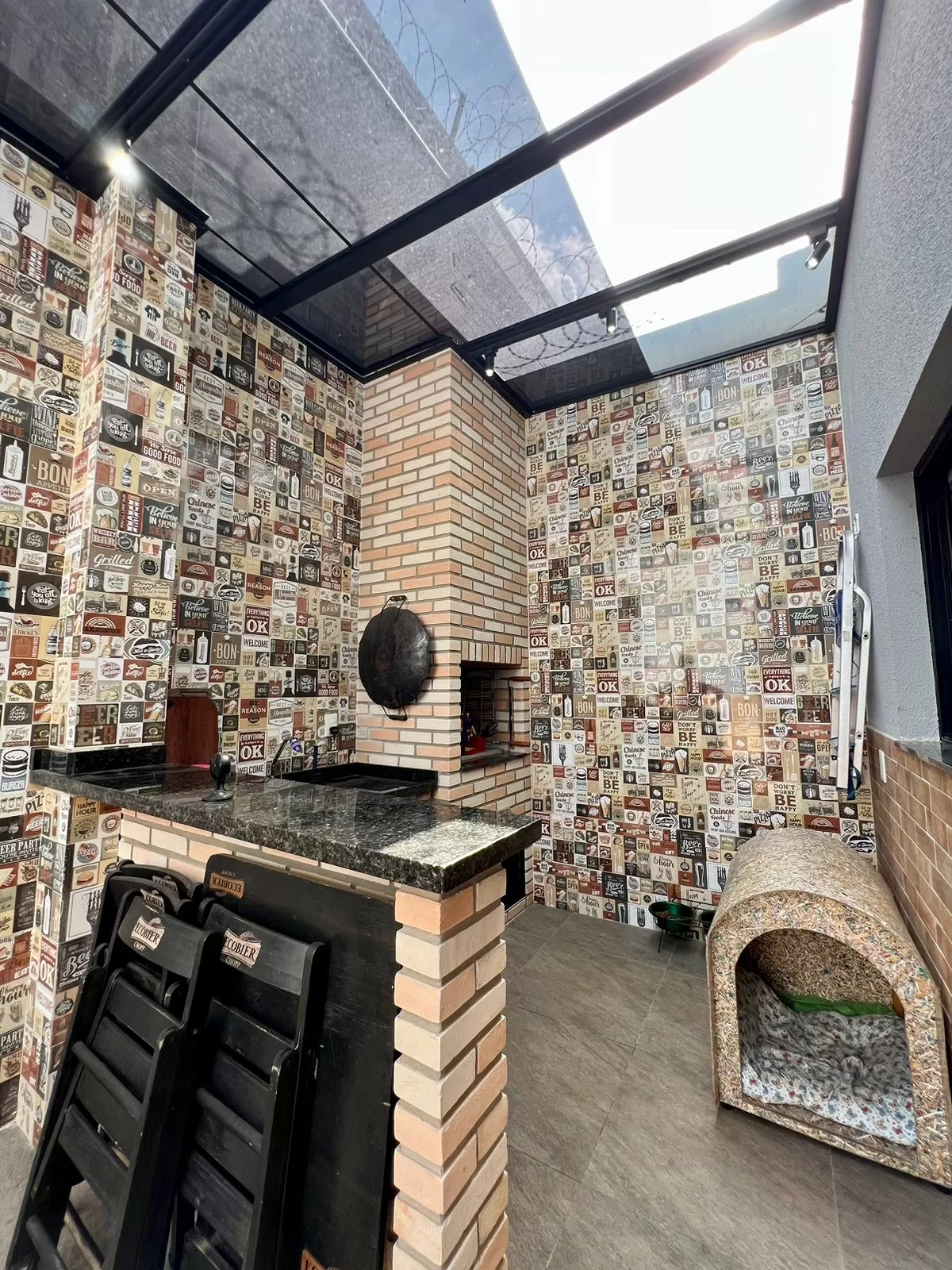 Sobrado à Venda com 3 dormitórios sendo 1 suíte e móveis planejados, 141m² no Condomínio Vale Azul em Votorantim/SP