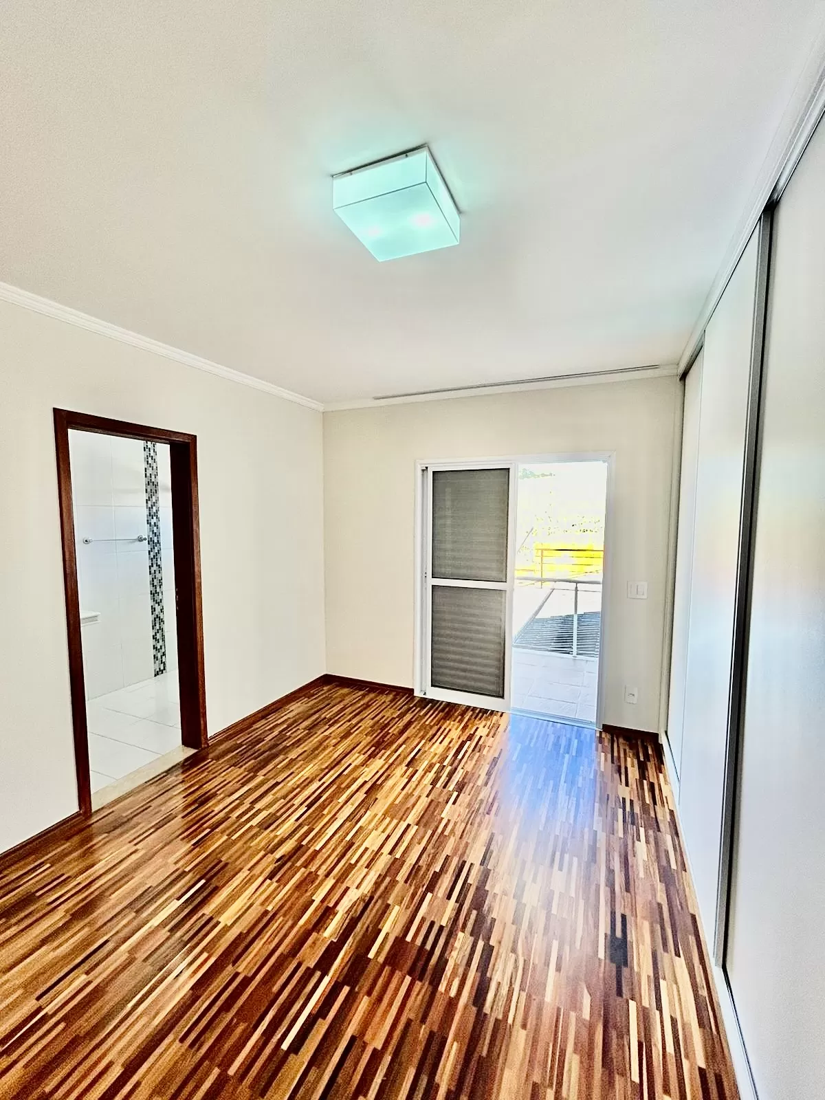 Sobrado à Venda ou Locação com 3 suítes, escritório e móveis planejados, 320m² no Condomínio Aldeia da Mata em Votorantim/SP