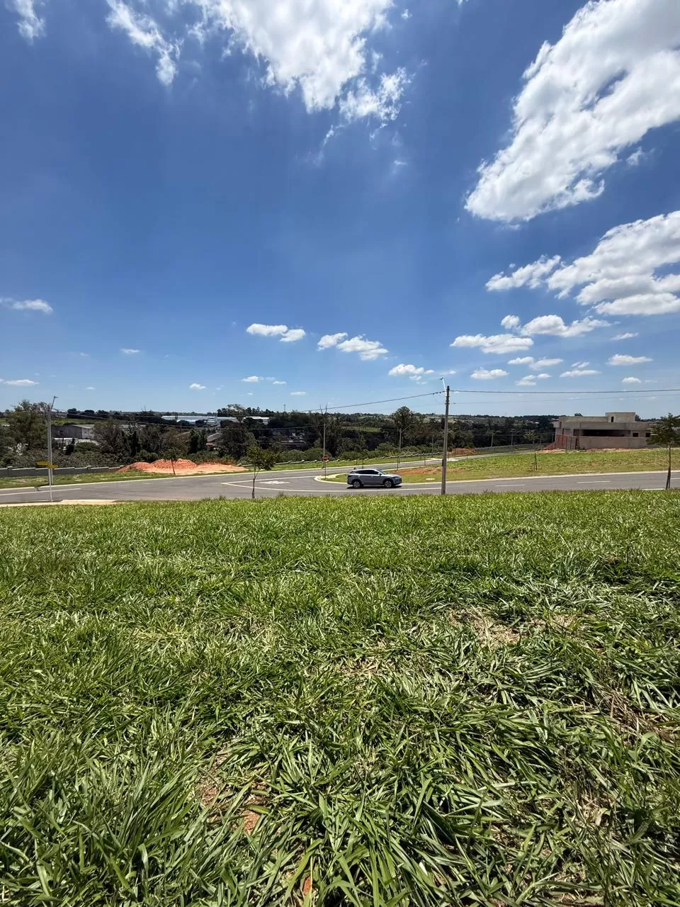 Terreno Aclive à Venda com ótima topografia, 337m² no Condomínio Terras Alpha em Votorantim/SP