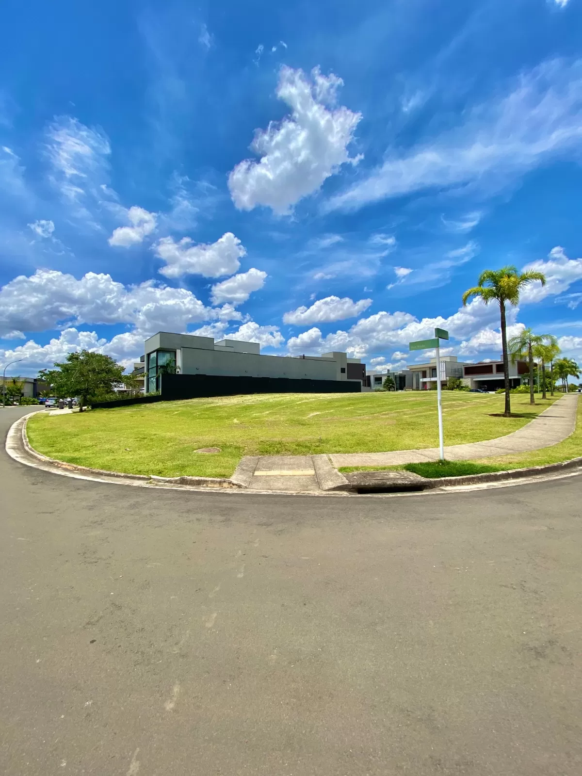 Terreno de Esquina à Venda com topografia plana, 541m² no Condomínio Alphaville Nova Esplanada 4 em Votorantim/SP