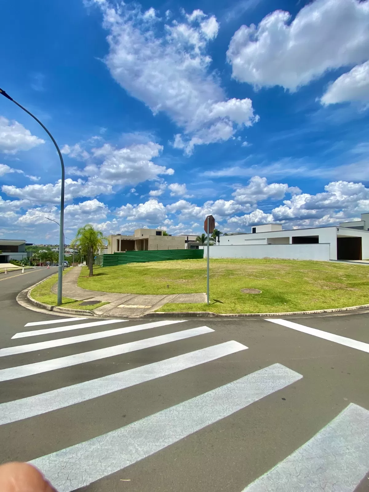 Terreno de Esquina à Venda localizado próximo ao parque, 576m² no Condomínio Alphaville Nova Esplanada 4 em Votorantim/SP