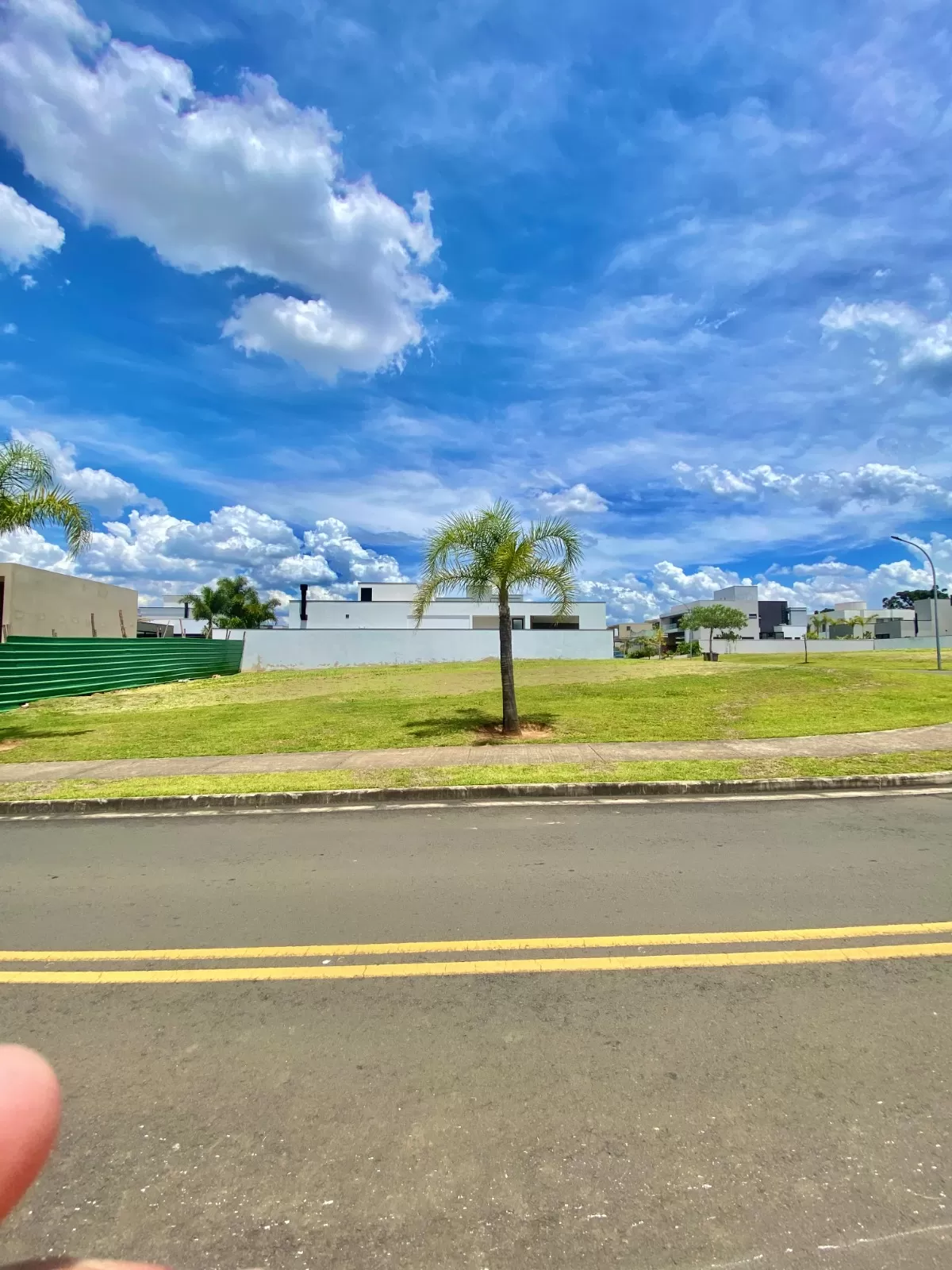 Terreno de Esquina à Venda localizado próximo ao parque, 576m² no Condomínio Alphaville Nova Esplanada 4 em Votorantim/SP