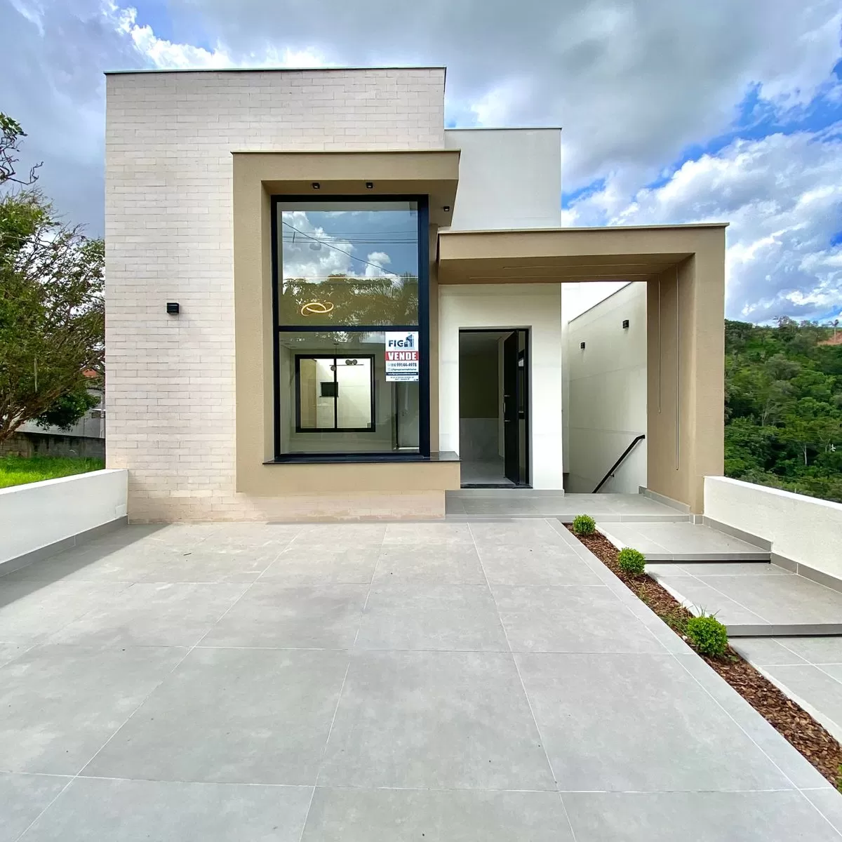 Casa à Venda com 3 dormitórios, acabamento moderno e área gourmet, 157m² no Condomínio Vale Azul em Votorantim/SP