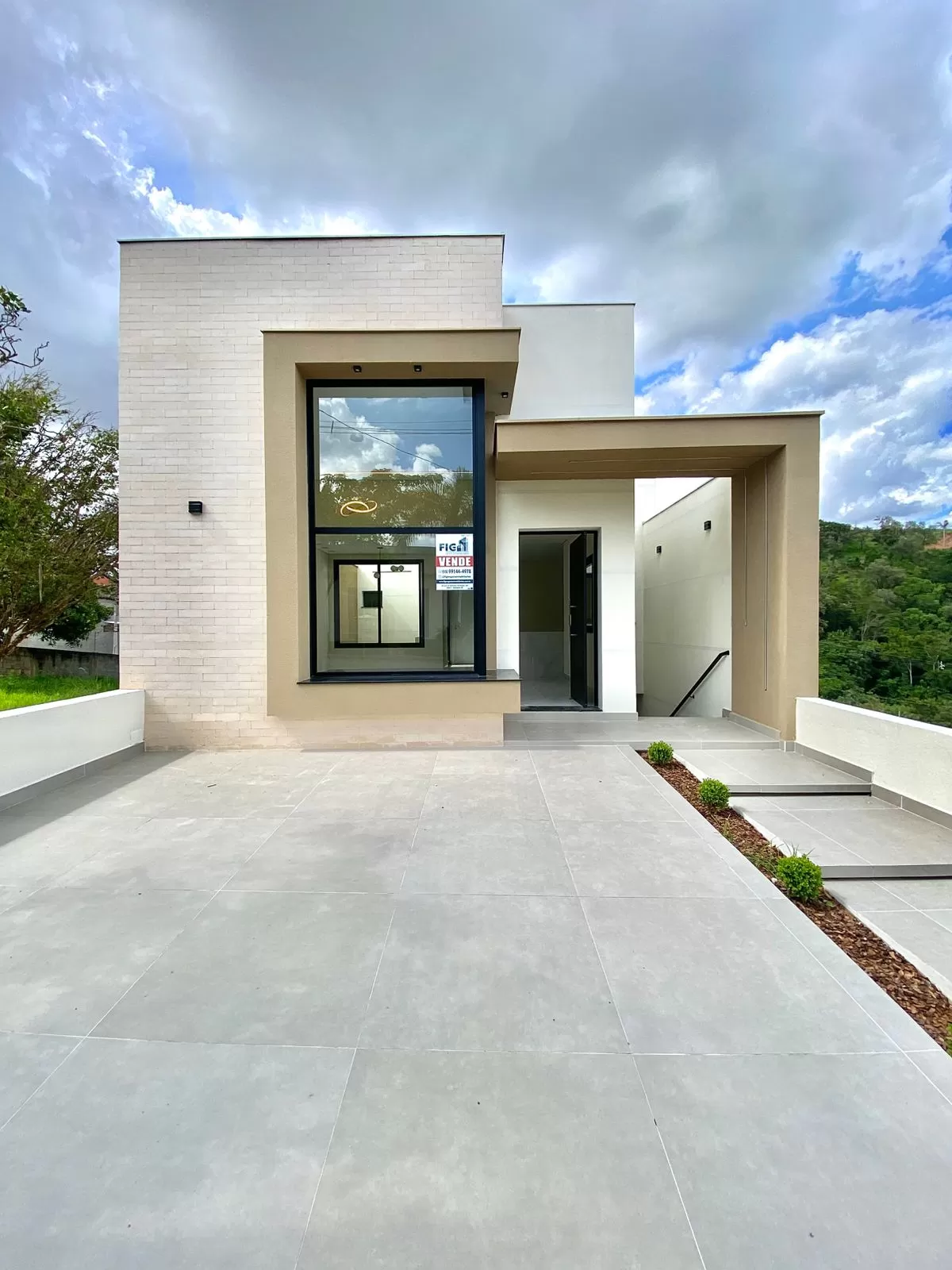 Casa à Venda com 3 dormitórios, acabamento moderno e área gourmet, 157m² no Condomínio Vale Azul em Votorantim/SP