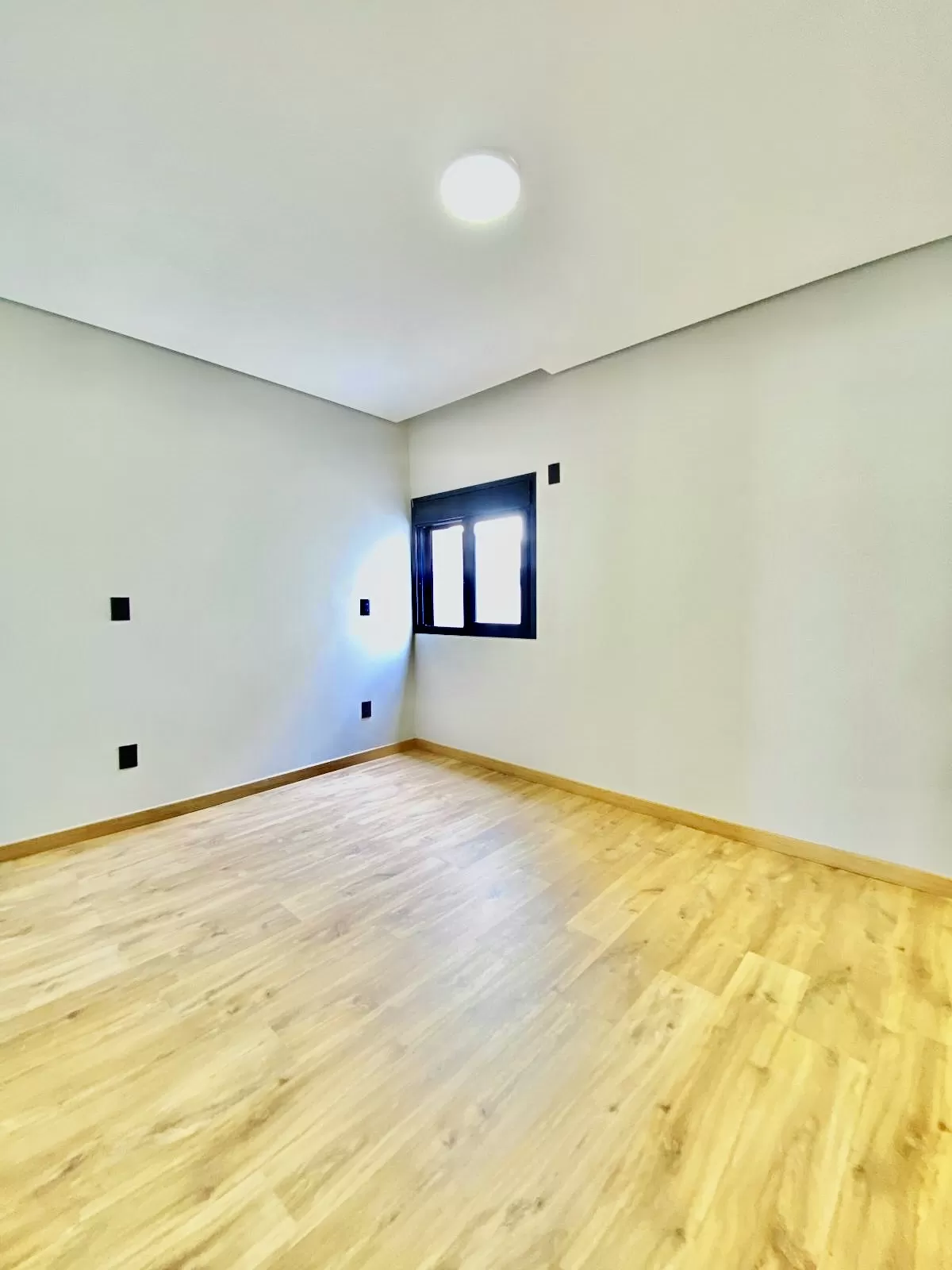 Casa à Venda com 3 suítes, escritório e área gourmet com piscina e churrasqueira, 260m² no Condomínio Aldeia da Mata em Votorantim/SP