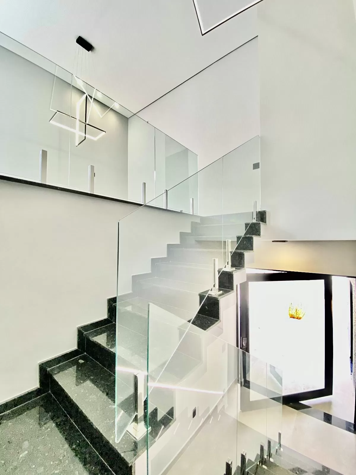 Casa à Venda com 3 suítes, escritório e área gourmet com piscina e churrasqueira, 260m² no Condomínio Aldeia da Mata em Votorantim/SP