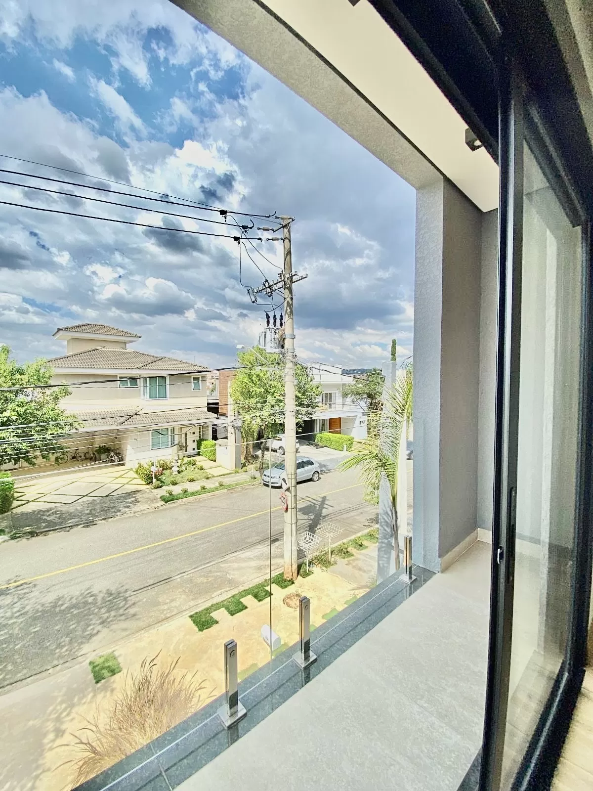 Casa à Venda com 3 suítes, escritório e área gourmet com piscina e churrasqueira, 260m² no Condomínio Aldeia da Mata em Votorantim/SP