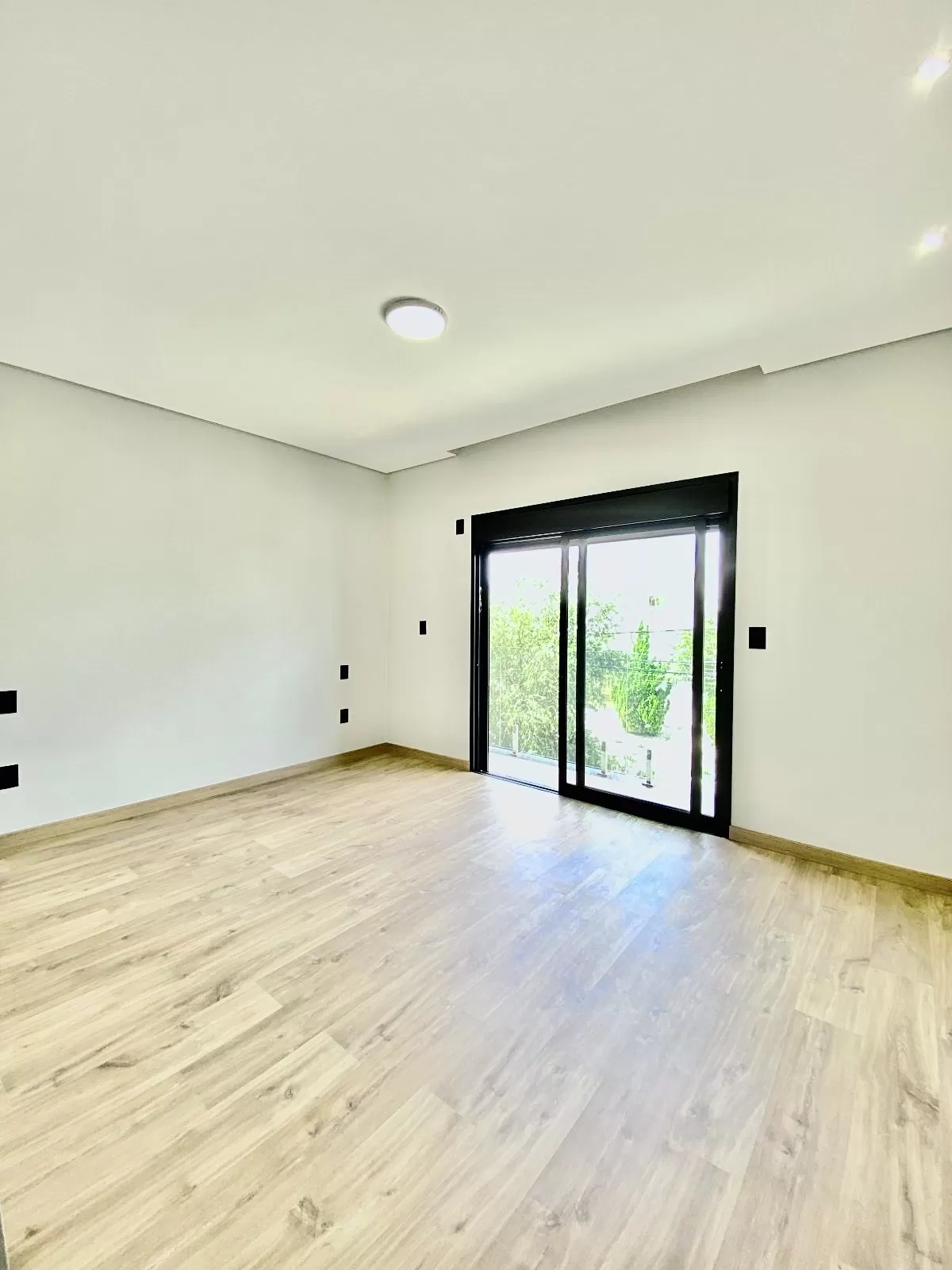 Casa à Venda com 3 suítes, escritório e área gourmet com piscina e churrasqueira, 260m² no Condomínio Aldeia da Mata em Votorantim/SP