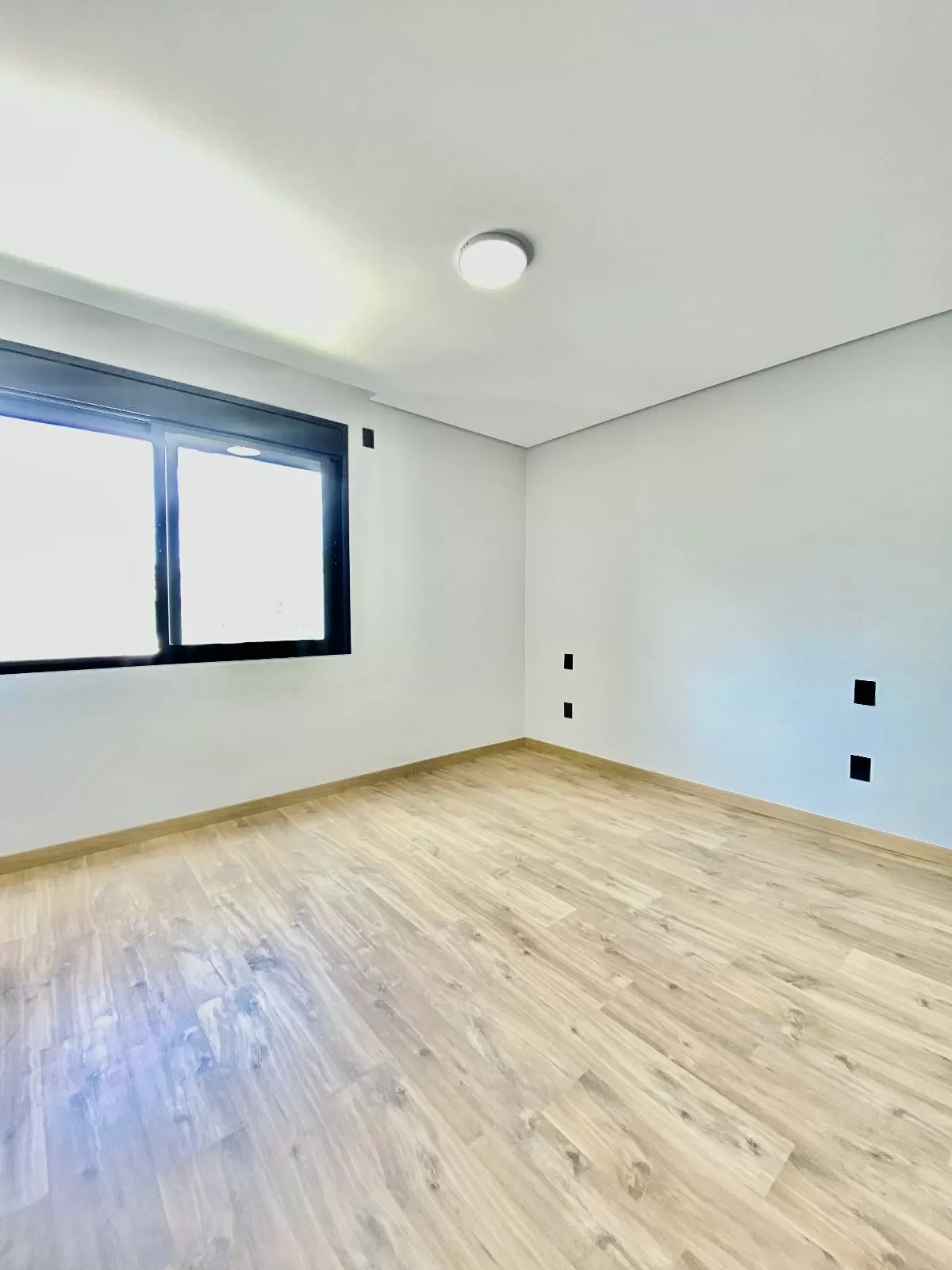 Casa à Venda com 3 suítes, escritório e área gourmet com piscina e churrasqueira, 260m² no Condomínio Aldeia da Mata em Votorantim/SP