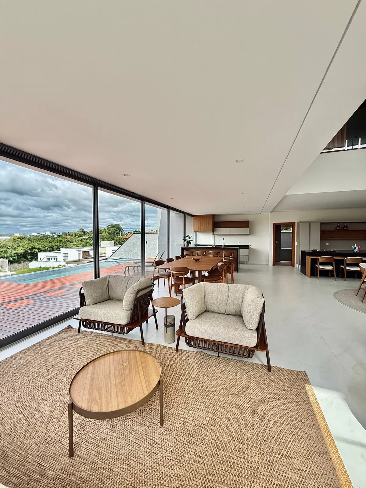 Casa Mobiliada à Venda com 5 suítes sendo 2 com closet e piscina, 480m² no condomínio Alphaville Nova Esplanada 2 em Votorantim/SP