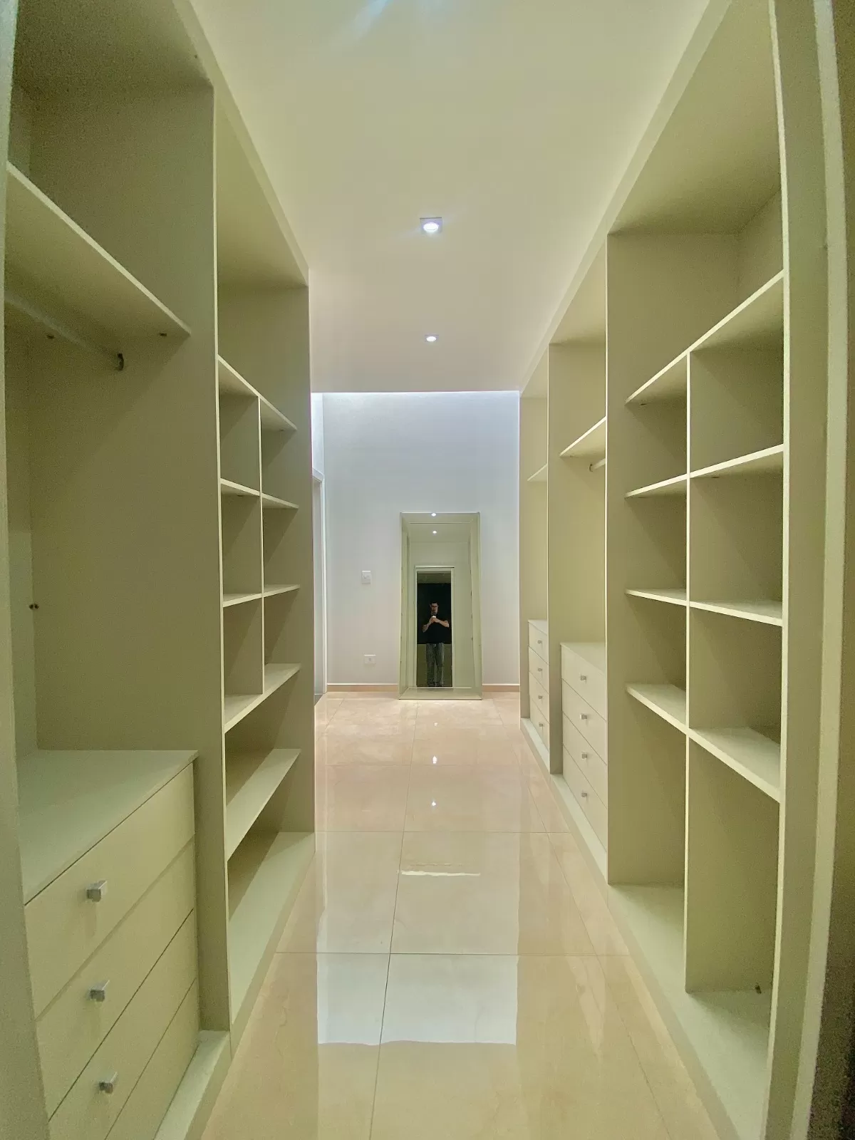 Maravilhoso Sobrado à Venda no Chácara Ondina em Sorocaba/SP