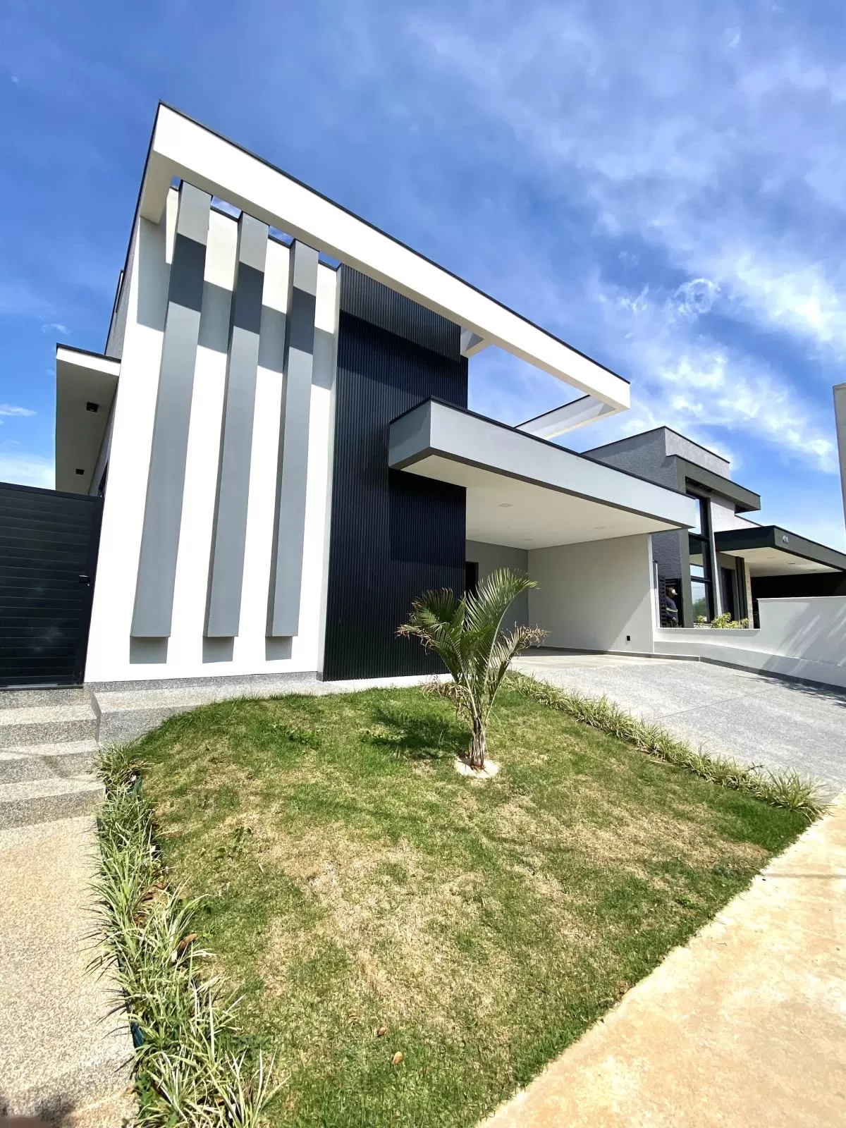 Linda Casa Térrea no Condomínio Chácara Ondina em Sorocaba/SP