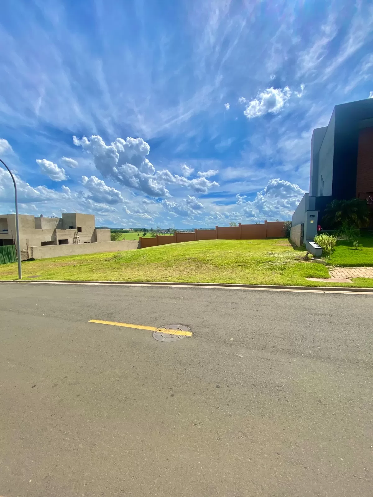 Terreno à Venda com topografia ideal, 458m² no Condomínio Alphaville Nova Esplanada 4 em Votorantim/SP