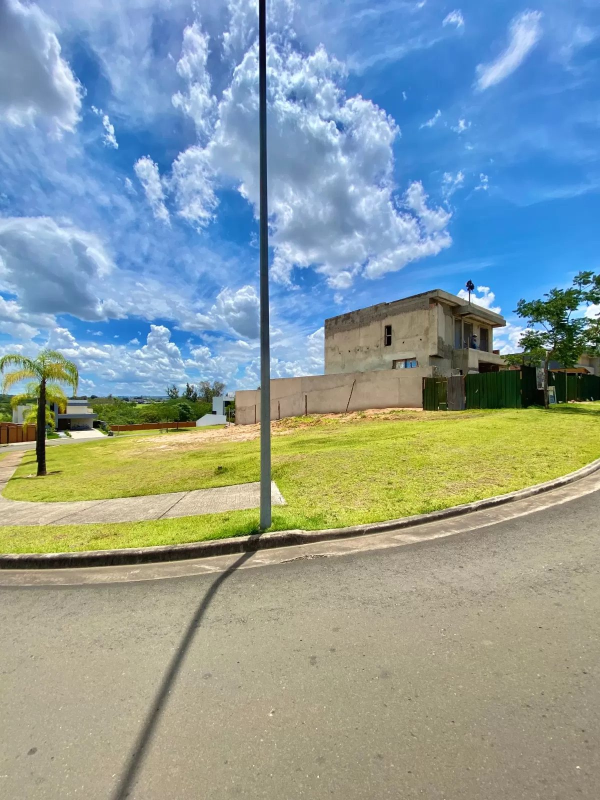 Terreno de Esquina à Venda com ótima topografia, 479m² no Condomínio Alphaville Nova Esplanada 4 em Votorantim/SP