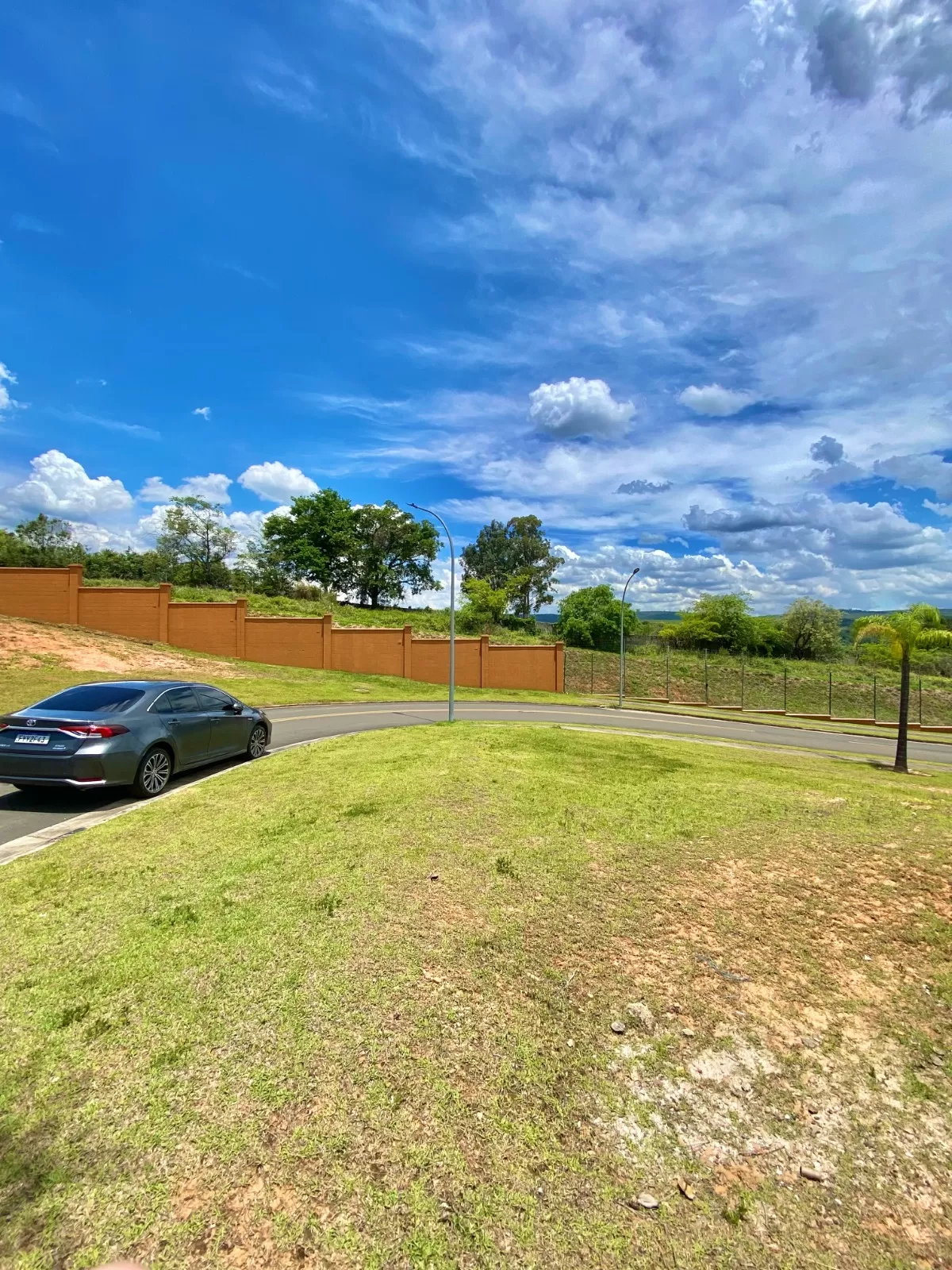 Terreno de Esquina à Venda com ótima topografia, 479m² no Condomínio Alphaville Nova Esplanada 4 em Votorantim/SP