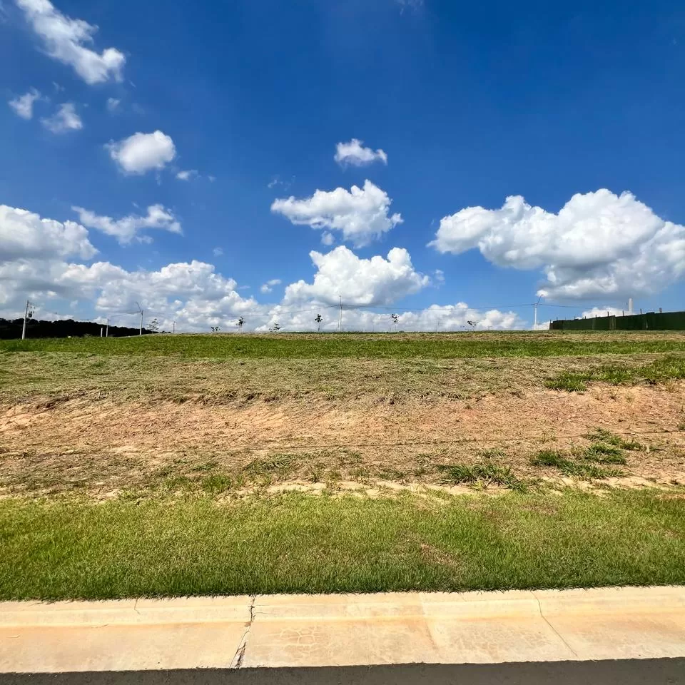 Terreno à Venda com ótima localização, 300m² no Condomínio Terras Alpha em Votorantim/SP