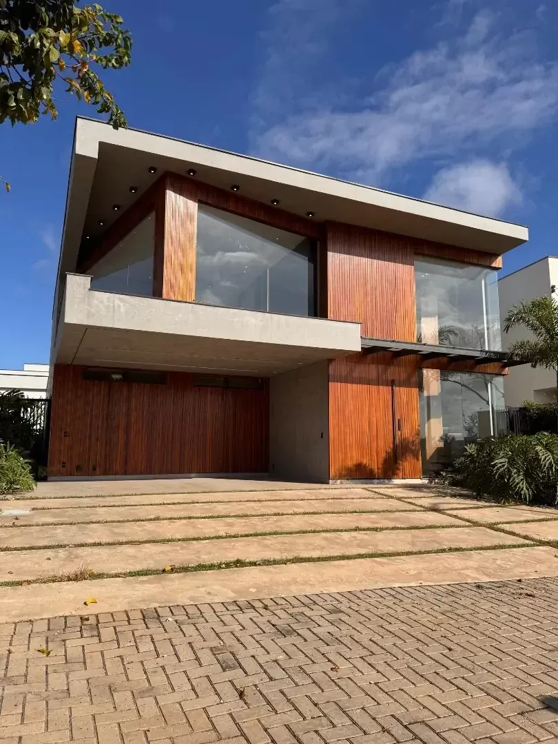 Sobrado à Venda com 4 suítes, móveis planejados e sala de home-theater, 342m² no Condomínio Alphaville Nova Esplanada 4 em Votorantim/SP