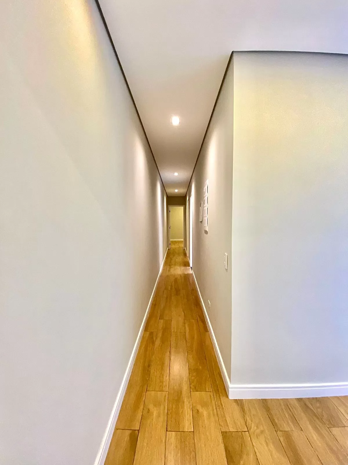 Casa à Venda com 3 dormitórios sendo 1 suíte e área gourmet com churrasqueira, 102m² no Condomínio Vale Azul em Votorantim/SP