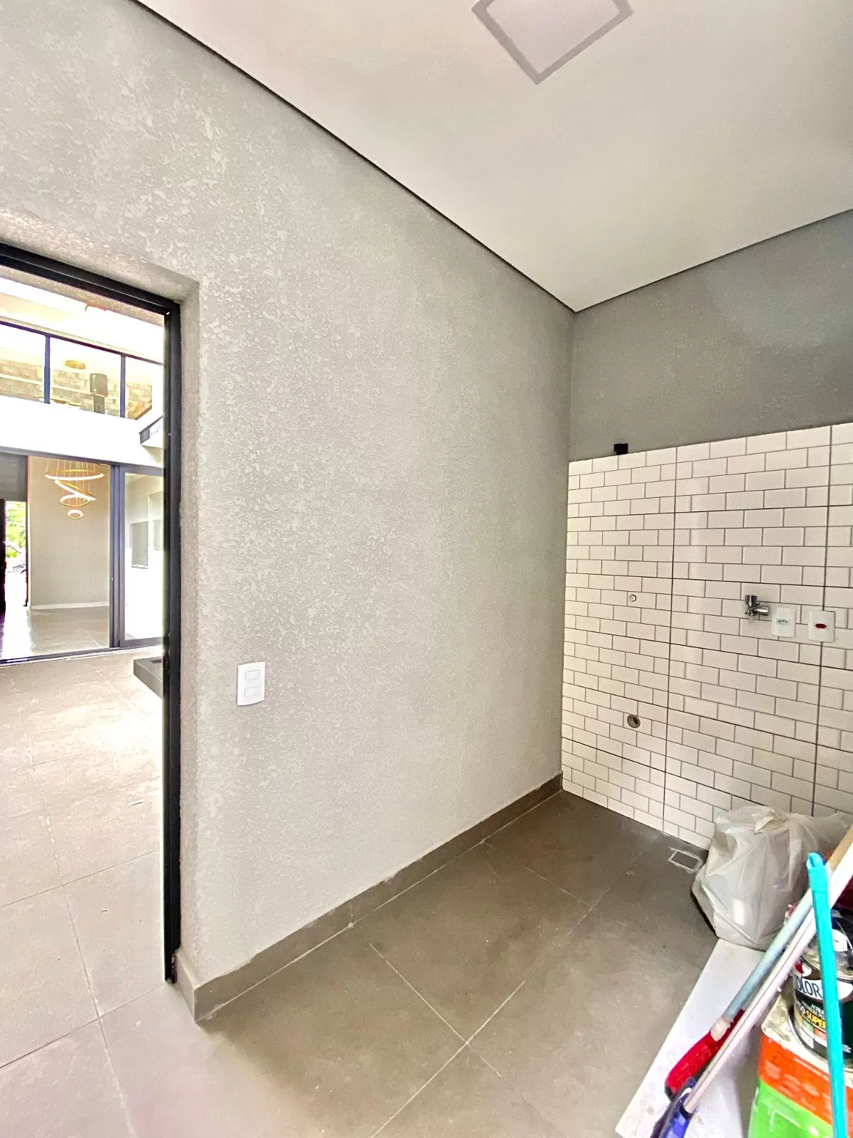 Casa à Venda com 3 dormitórios sendo 1 suíte e área gourmet com churrasqueira, 102m² no Condomínio Vale Azul em Votorantim/SP