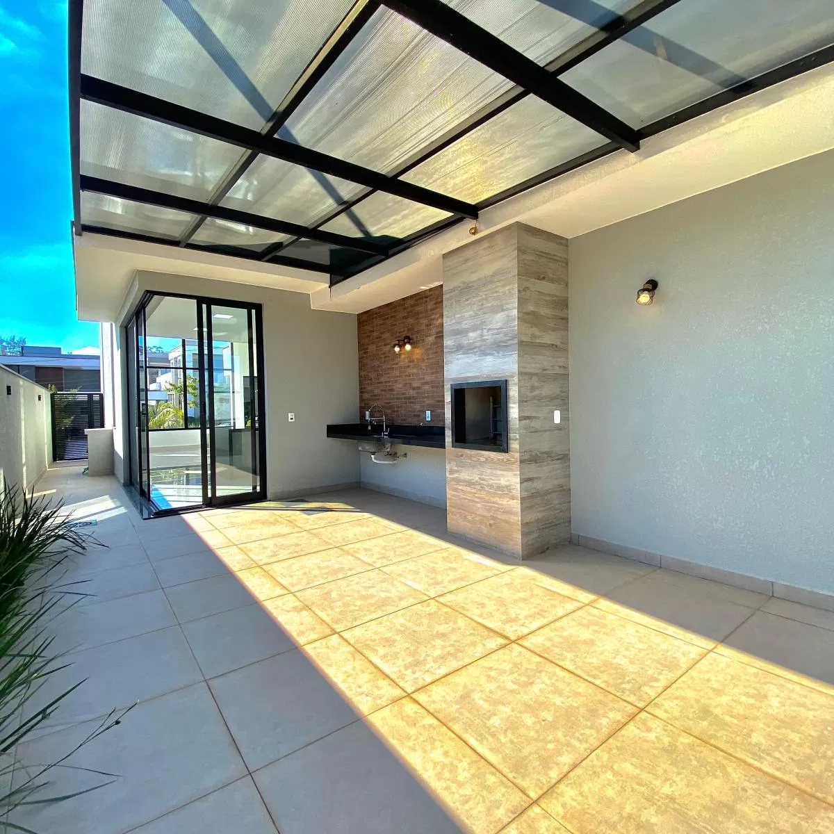 Casa à Venda com 3 suítes, área social integrada e quintal amplo, 170m² no Condomínio Cyrela Landscape em Votorantim/SP