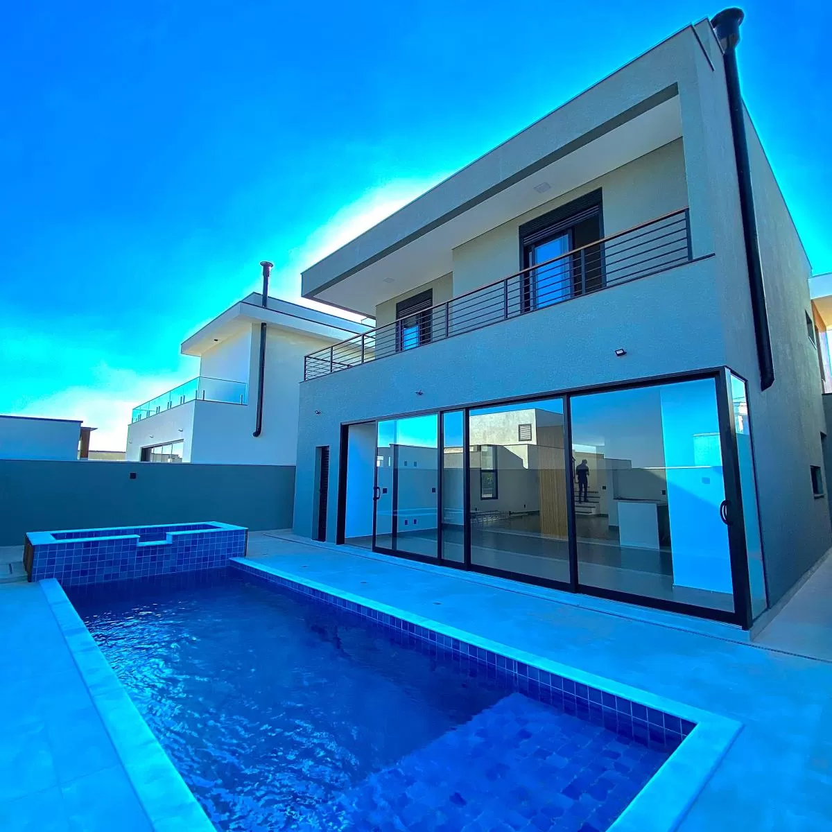 Sobrado à Venda com 3 suítes e área gourmet com piscina, 260m² no Condomínio Cyrela Landscape em Votorantim/SP