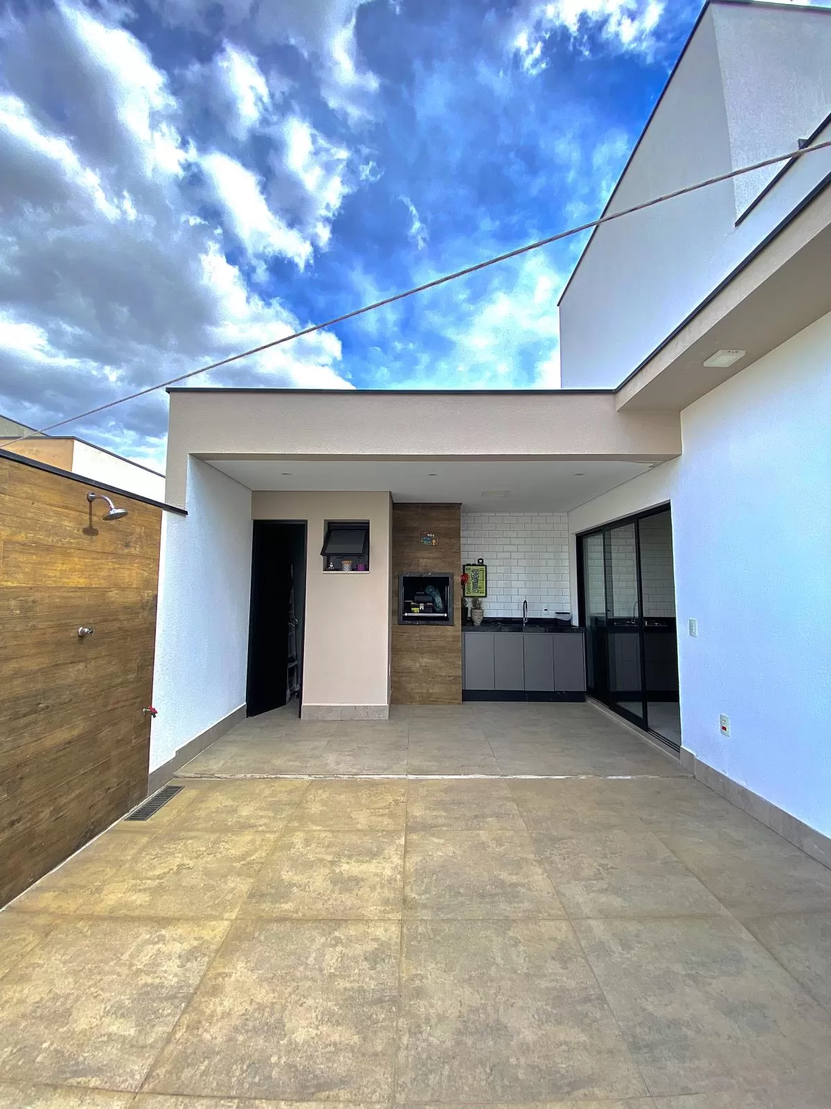 Casa à Venda no Condomínio Terras de São Francisco Casa à Venda no Condomínio Terras de São Francisco