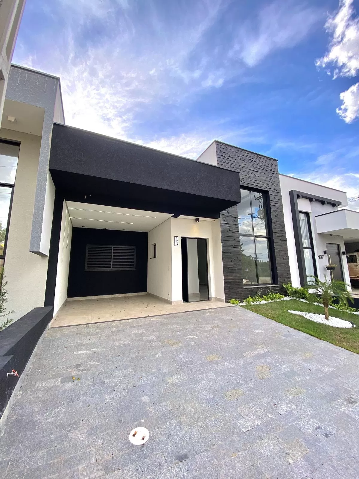Casa à Venda no Condomínio Terras de São Francisco em Sorocaba/SP Casa à Venda no Condomínio Terras de São Francisco em Sorocaba/SP