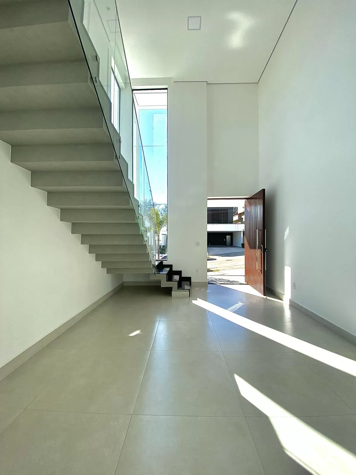 Sobrado à Venda com 3 suítes, escritório e área gourmet com piscina, 275m² no Condomínio Cyrela Landscape em Votorantim/SP