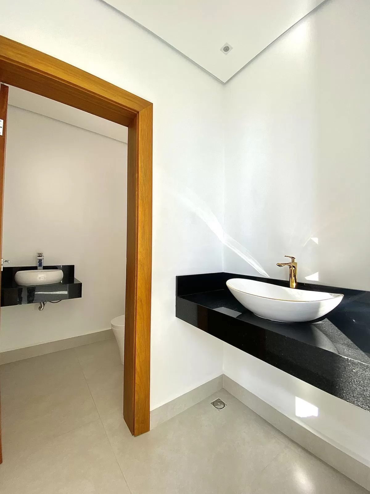 Sobrado à Venda com 3 suítes, escritório e área gourmet com piscina, 275m² no Condomínio Cyrela Landscape em Votorantim/SP