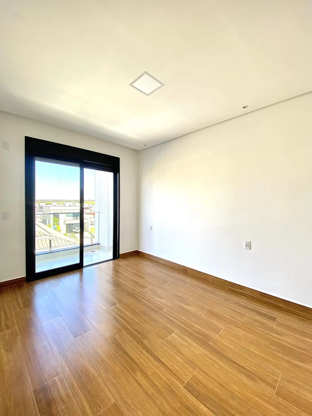 Sobrado à Venda com 3 suítes, escritório e área gourmet com piscina, 275m² no Condomínio Cyrela Landscape em Votorantim/SP